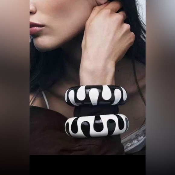 Zara Black and White Mod Retro Resin Bangle Set NWT